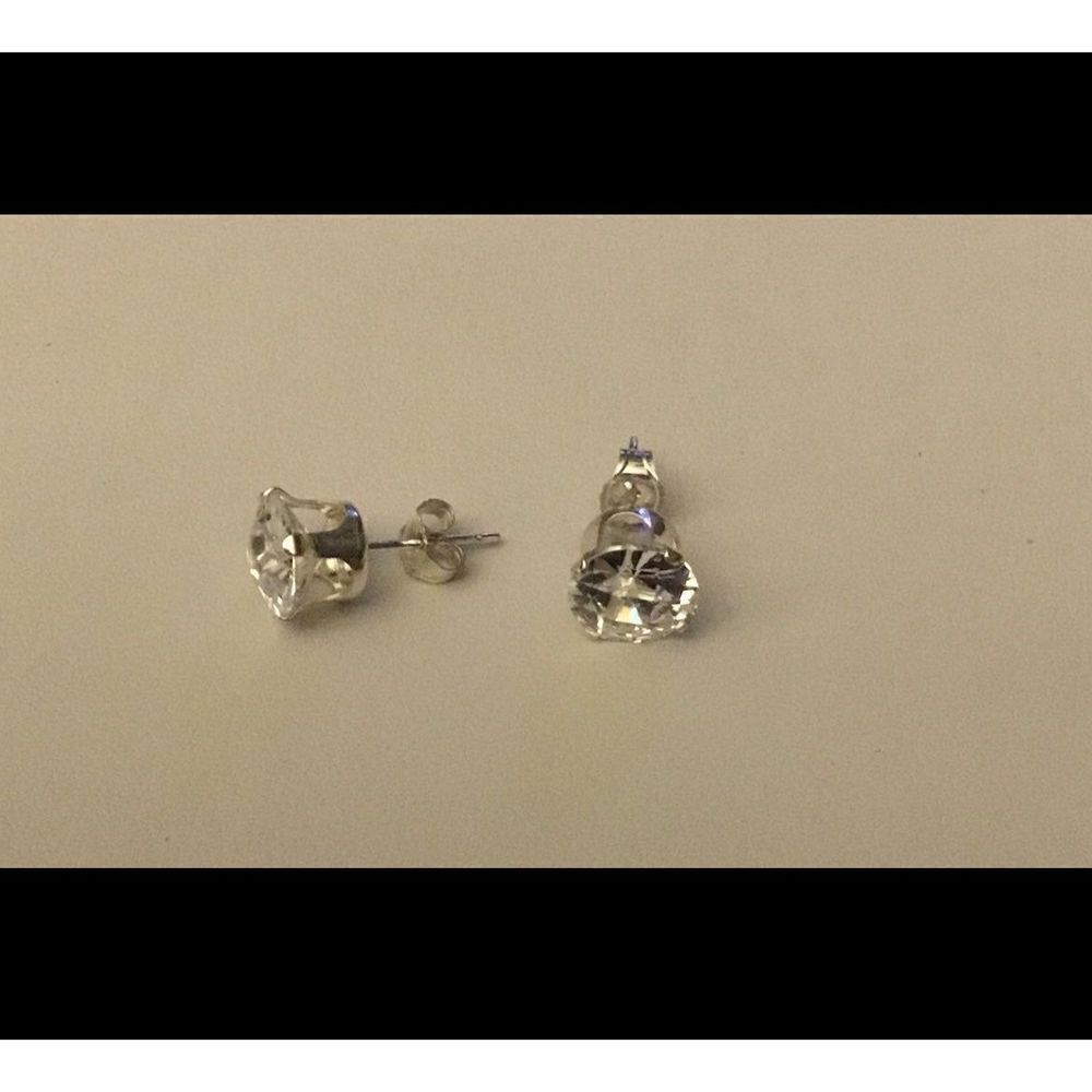 Gorgeous New 2Ct. Round Cut Briolette Facet Sim Diamond Stud Earrings~.925 SS - Picture 3 of 3